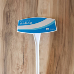 Der Gartenstecker ist nur ein Teil der Werbung für die Infrastrukturmaßnahme !